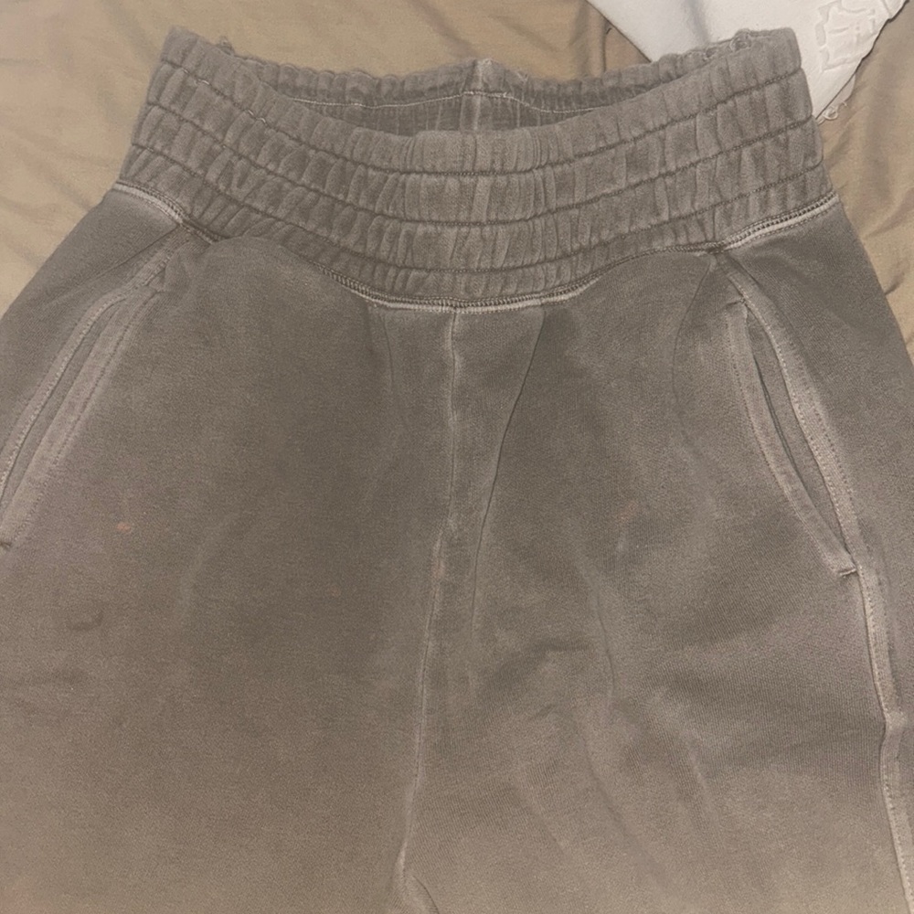 Fabletics straight cut sweatpants size S stretchy waist band, army green